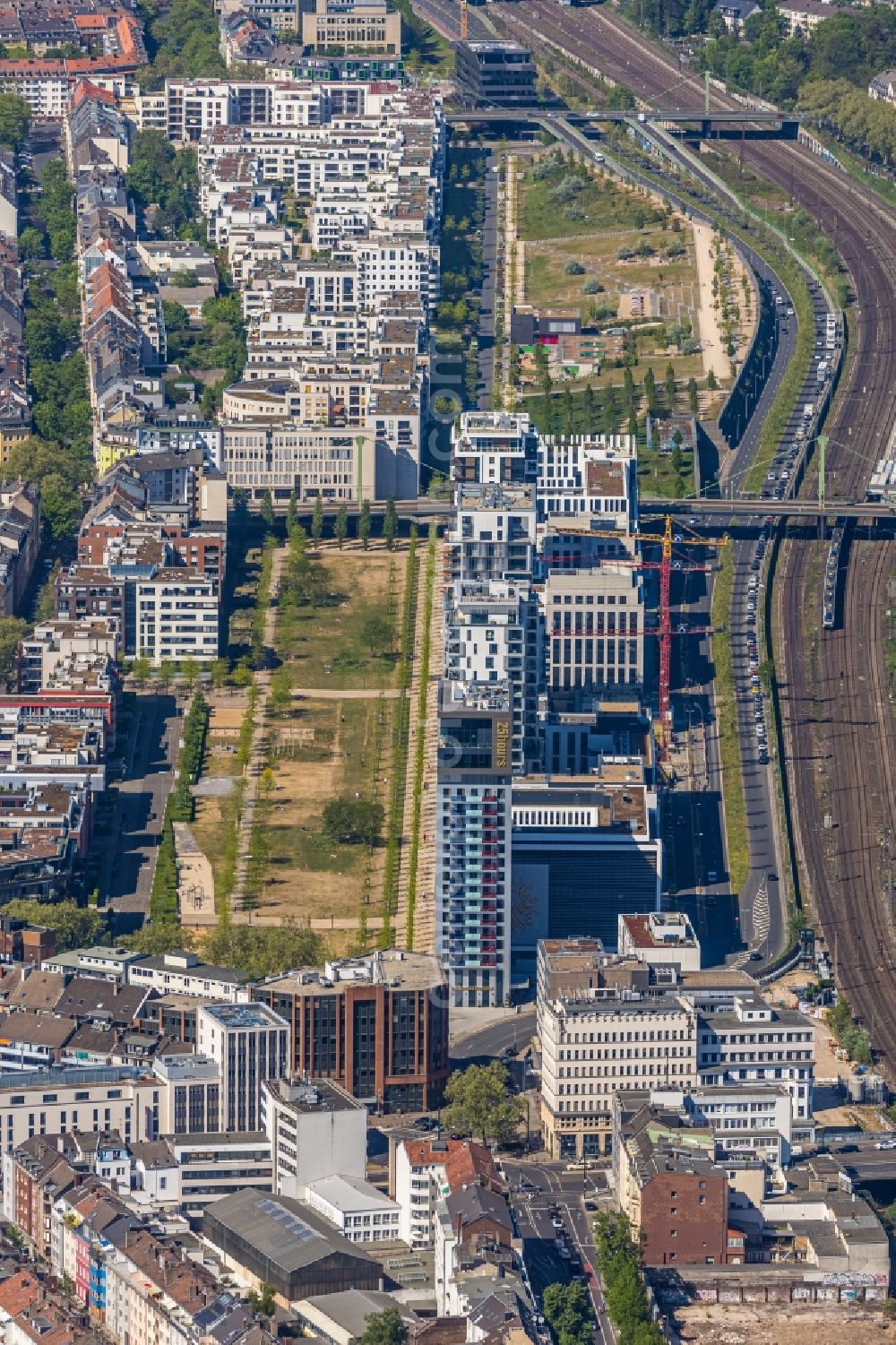 Düsseldorf from the bird's eye view: New construction high-rise construction site the hotel complex Toulouser Allee in Duesseldorf in the state North Rhine-Westphalia, Germany