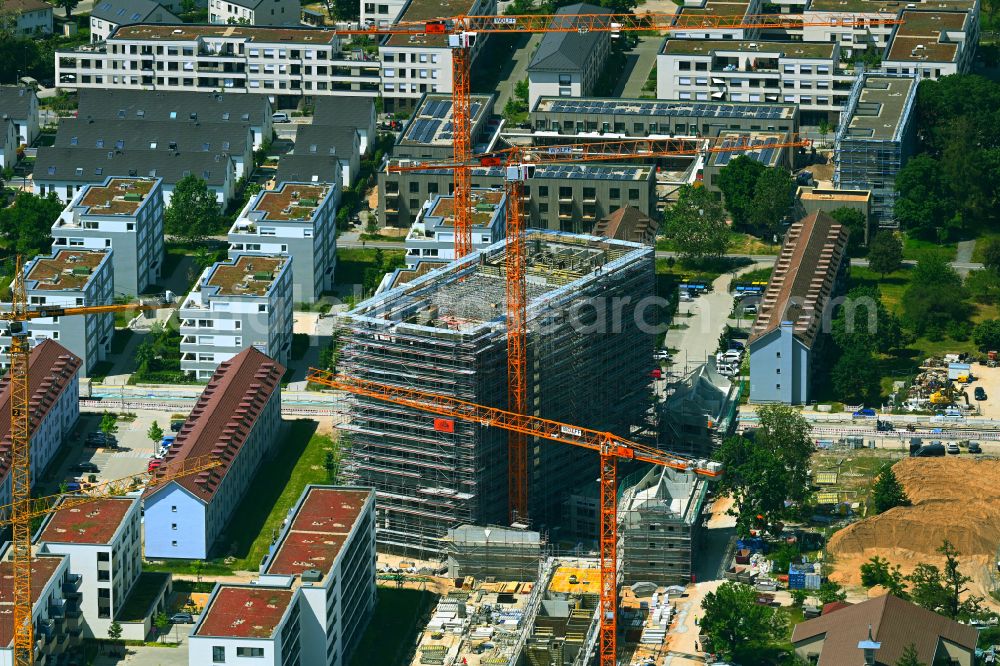 Mannheim from the bird's eye view: Construction site for the new construction Orbit of the residential high-rise building Franklin Viertel on street Thomas-Jefferson-Strasse in the district Kaefertal in Mannheim in the state Baden-Wuerttemberg, Germany