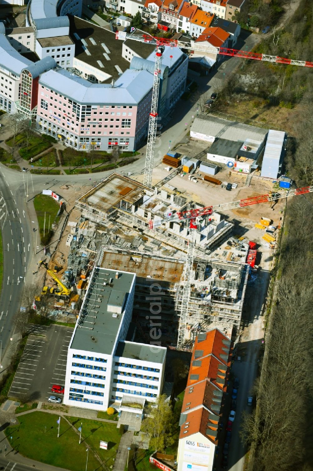 Erfurt from the bird's eye view: Construction site for the new high-rise complex Wir Quartier with two residential towers and a six-class city villa on Juri-Gagarin-Ring in the Old Town district in Erfurt in the state of Thuringia, Germany