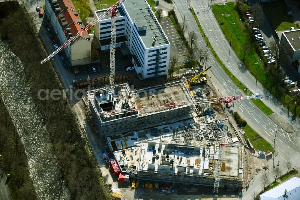 Erfurt from the bird's eye view: Construction site for the new high-rise complex Wir Quartier with two residential towers and a six-class city villa on Juri-Gagarin-Ring in the Old Town district in Erfurt in the state of Thuringia, Germany