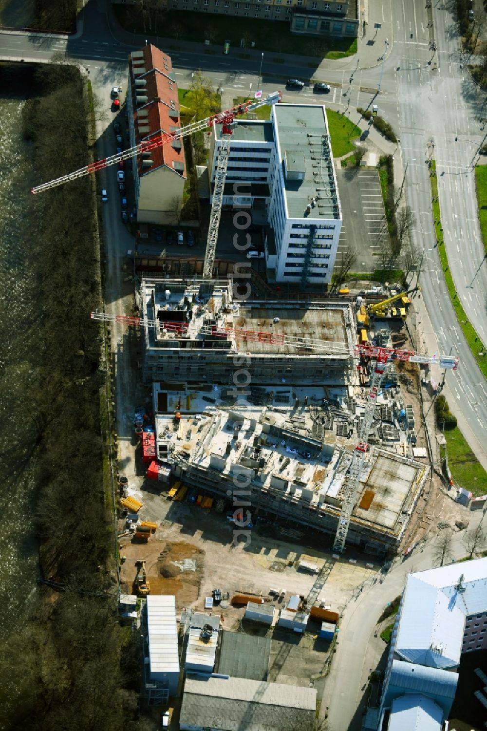 Aerial image Erfurt - Construction site for the new high-rise complex Wir Quartier with two residential towers and a six-class city villa on Juri-Gagarin-Ring in the Old Town district in Erfurt in the state of Thuringia, Germany