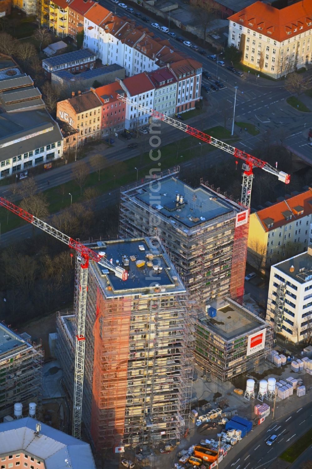 Erfurt from the bird's eye view: Construction site for the new high-rise complex Wir Quartier with two residential towers and a six-class city villa on Juri-Gagarin-Ring in the Old Town district in Erfurt in the state of Thuringia, Germany