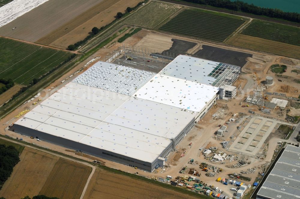 Malsch from above - Construction site and assembly work for the construction of a high-bay warehouse building complex and logistics center on the premises of L'OREAL Deutschland GmbH on Draisstrasse in Malsch in the state Baden-Wurttemberg, Germany