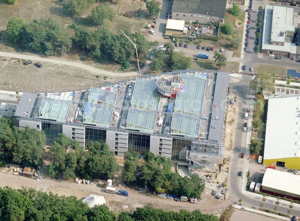 Aerial image Potsdam - Babelsberg - Neubau der Hochschule für Film und Fernsehen auf dem ehem. DEFA-Gelände in Potsdam - Babelsberg.