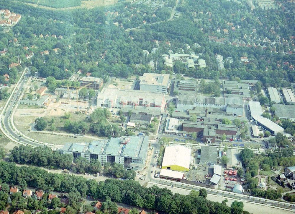 Aerial photograph Potsdam - Babelsberg - Neubau der Hochschule für Film und Fernsehen auf dem ehem. DEFA-Gelände in Potsdam - Babelsberg.