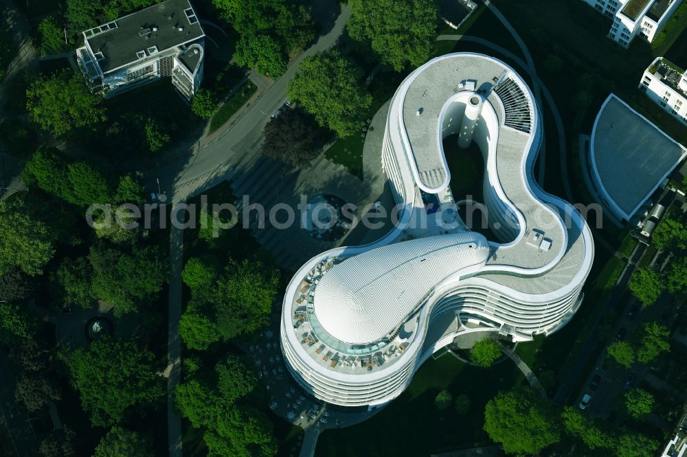 Hamburg from the bird's eye view: New construction site the hotel complex Luxushotel The Fontenay an der Aussenalster im Stadtteil Rotherbaum in Hamburg