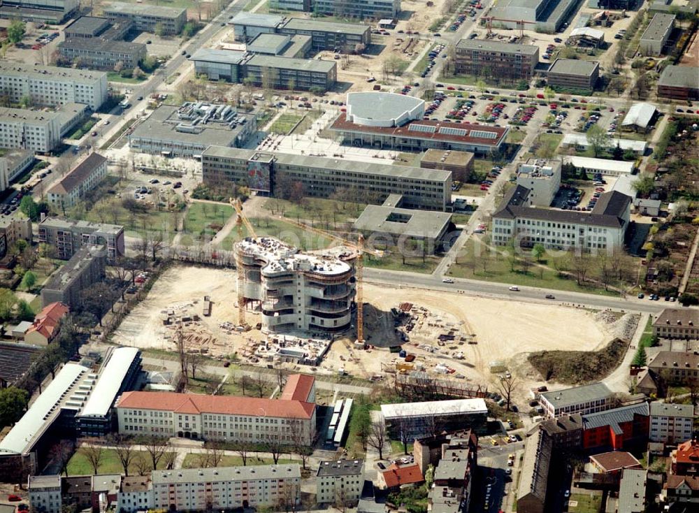 Cottbus from above - Neubau Informations-, Kommunikations- und Medienzentrum der Brandenburgischen Technischen Universität Cottbus.Das Gebäude ist als monolithischer Stahlbetonskelettbau mit Verbundstützen konzipiert.