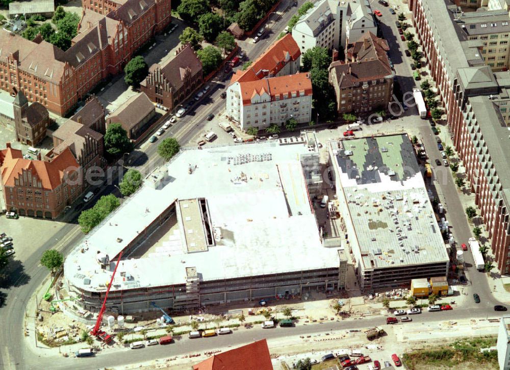 Berlin - Friedrichshain from the bird's eye view: Neubau der JSK Viktiria Center am Gelände der Bundesanstalt für Angestelle (BfA) am Bahnhof Ostkreuz in Berlin - Friedrichshain.