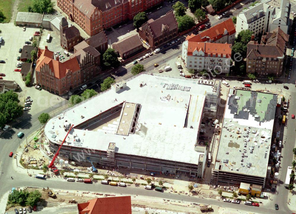 Aerial photograph Berlin - Friedrichshain - Neubau der JSK Viktiria Center am Gelände der Bundesanstalt für Angestelle (BfA) am Bahnhof Ostkreuz in Berlin - Friedrichshain.