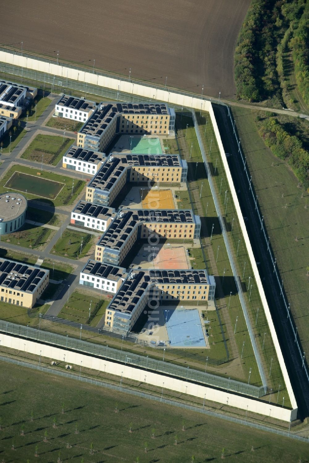 Aerial image Arnstadt - Construction of the Youth Detention Center (JSA) and the Thuringian new youth detention center (prison) in Arnstadt