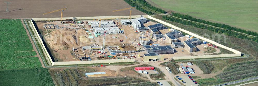 Aerial image Arnstadt - Neubau der Jugendstrafanstalt ( JSA ) sowie die neue Thüringer Jugendarrestanstalt ( JVA ) in Arnstadt. Construction of the Youth Detention Center (JSA) and the Thuringian new youth detention center (prison) in Arnstadt.