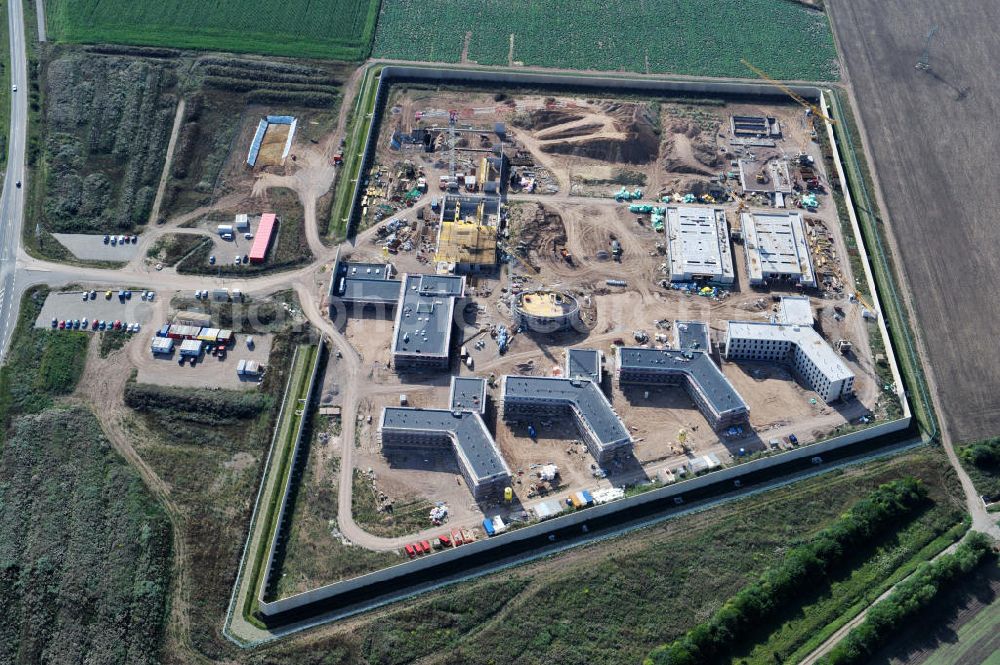 Arnstadt from above - Neubau der Jugendstrafanstalt ( JSA ) sowie die neue Thüringer Jugendarrestanstalt ( JVA ) in Arnstadt. Construction of the Youth Detention Center (JSA) and the Thuringian new youth detention center (prison) in Arnstadt.