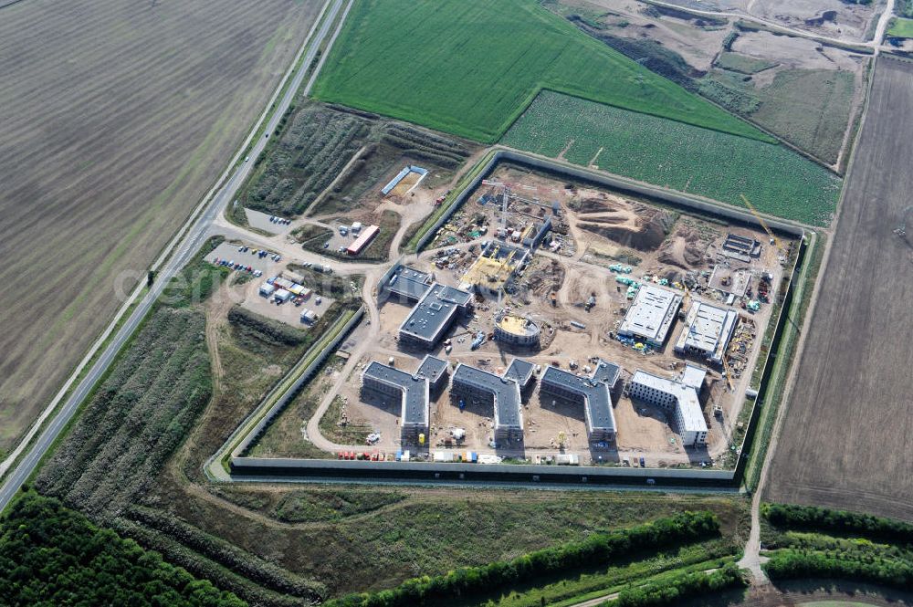 Arnstadt from the bird's eye view: Neubau der Jugendstrafanstalt ( JSA ) sowie die neue Thüringer Jugendarrestanstalt ( JVA ) in Arnstadt. Construction of the Youth Detention Center (JSA) and the Thuringian new youth detention center (prison) in Arnstadt.