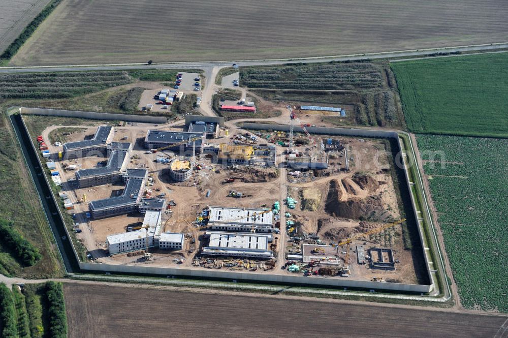 Aerial image Arnstadt - Neubau der Jugendstrafanstalt ( JSA ) sowie die neue Thüringer Jugendarrestanstalt ( JVA ) in Arnstadt. Construction of the Youth Detention Center (JSA) and the Thuringian new youth detention center (prison) in Arnstadt.