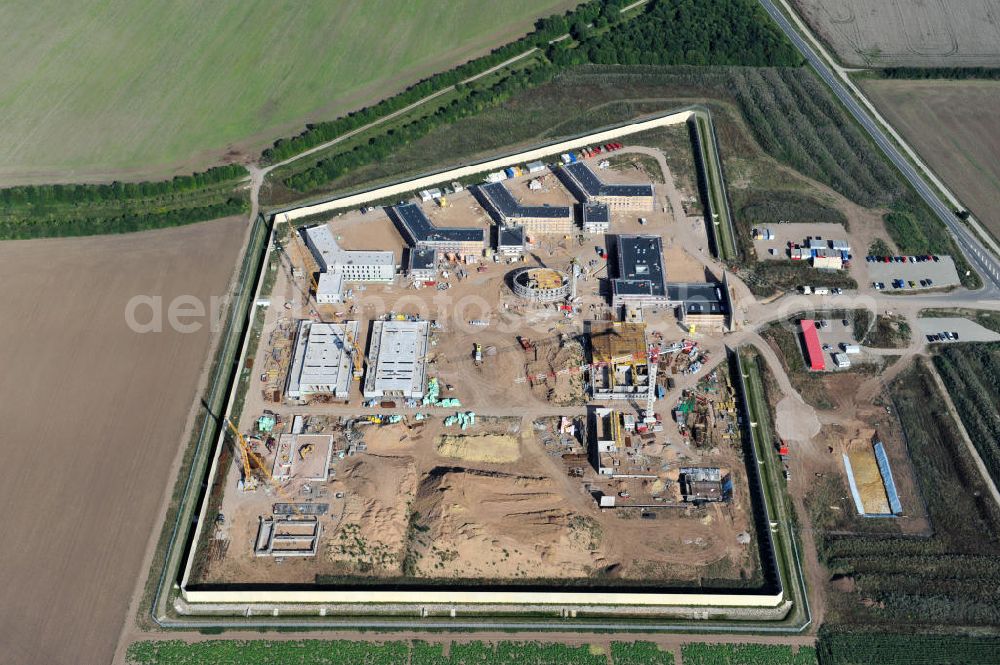 Aerial image Arnstadt - Neubau der Jugendstrafanstalt ( JSA ) sowie die neue Thüringer Jugendarrestanstalt ( JVA ) in Arnstadt. Construction of the Youth Detention Center (JSA) and the Thuringian new youth detention center (prison) in Arnstadt.