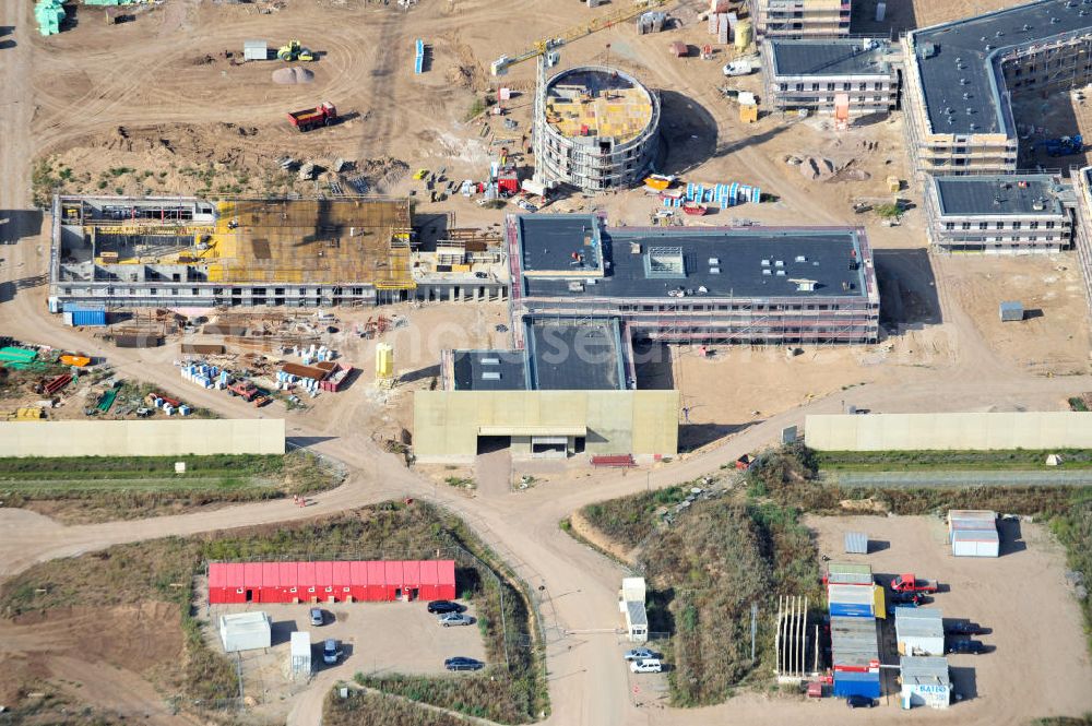 Arnstadt from above - Neubau der Jugendstrafanstalt ( JSA ) sowie die neue Thüringer Jugendarrestanstalt ( JVA ) in Arnstadt. Construction of the Youth Detention Center (JSA) and the Thuringian new youth detention center (prison) in Arnstadt.