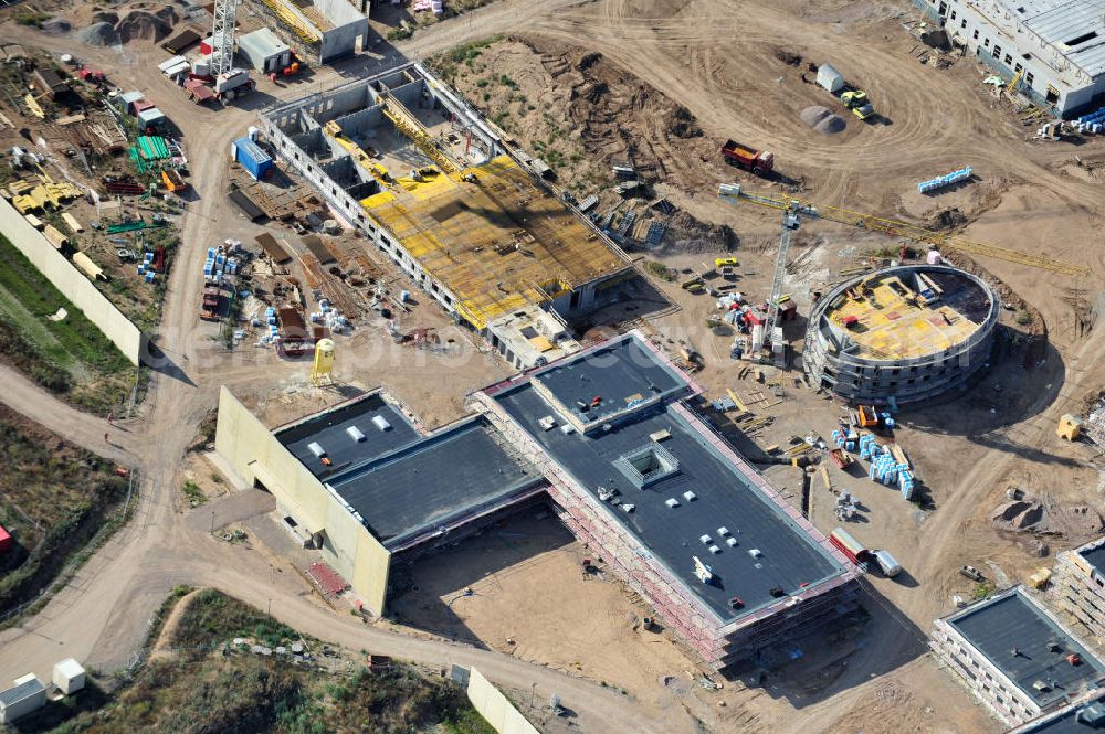 Aerial photograph Arnstadt - Neubau der Jugendstrafanstalt ( JSA ) sowie die neue Thüringer Jugendarrestanstalt ( JVA ) in Arnstadt. Construction of the Youth Detention Center (JSA) and the Thuringian new youth detention center (prison) in Arnstadt.