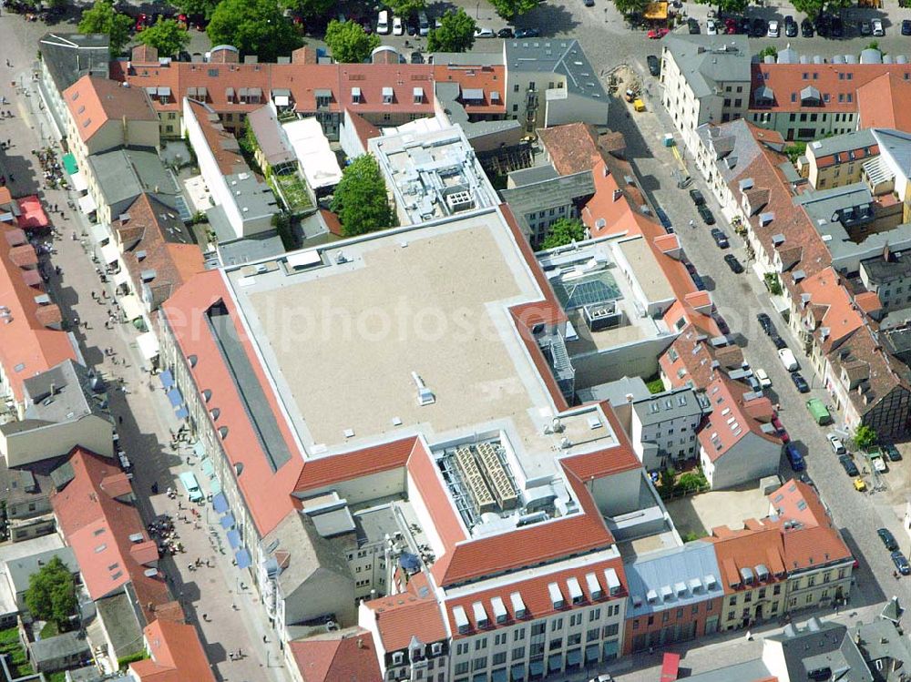 Potsdam / BRB from above - Neubau Karstadt Kaufhaus Potsdam an der Brandenburger Straße. Karstadt Immobilien AG (Pressesprecher: Erich Jeske 0911 / 14 - 23459 oder - 22224, 0911 / 14-24330,erich.jeske@quelle.de), Projektsteuerung: Josef Esch Vermögensverwaltungs GmbH (022419870, info@jefp.biz, Fr Stassen), Firma Ernst Jung (0302547121350, carola.voelkner@de.gy.com, Fr. Völkner), Hochtief Erfurt (0331743440, katrin.toepfer@hochtief.de, Fr. Toepfer), Fassade:Firma Roland Schulze (0331296816, info@baudenkmalpflege.de, Fr. Schulze).