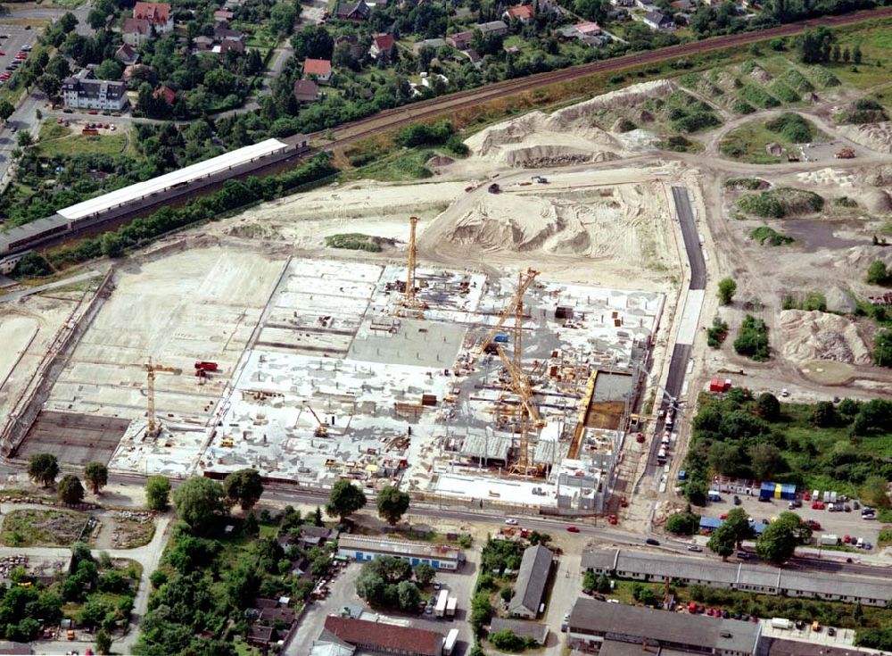 Aerial photograph Berlin - Biesdorf - Neubau eines KAUFLAND - Einkaufszentrums am S-Bahnhof Biesdorf - Süd. 05.07.02