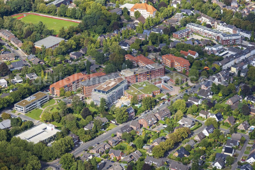 Kempen from the bird's eye view: New construction site for a ward building of the Hospital-zum-Heiligen-Geist on Von-Broichhausen-Allee in Kempen in the state of North Rhine-Westphalia, Germany