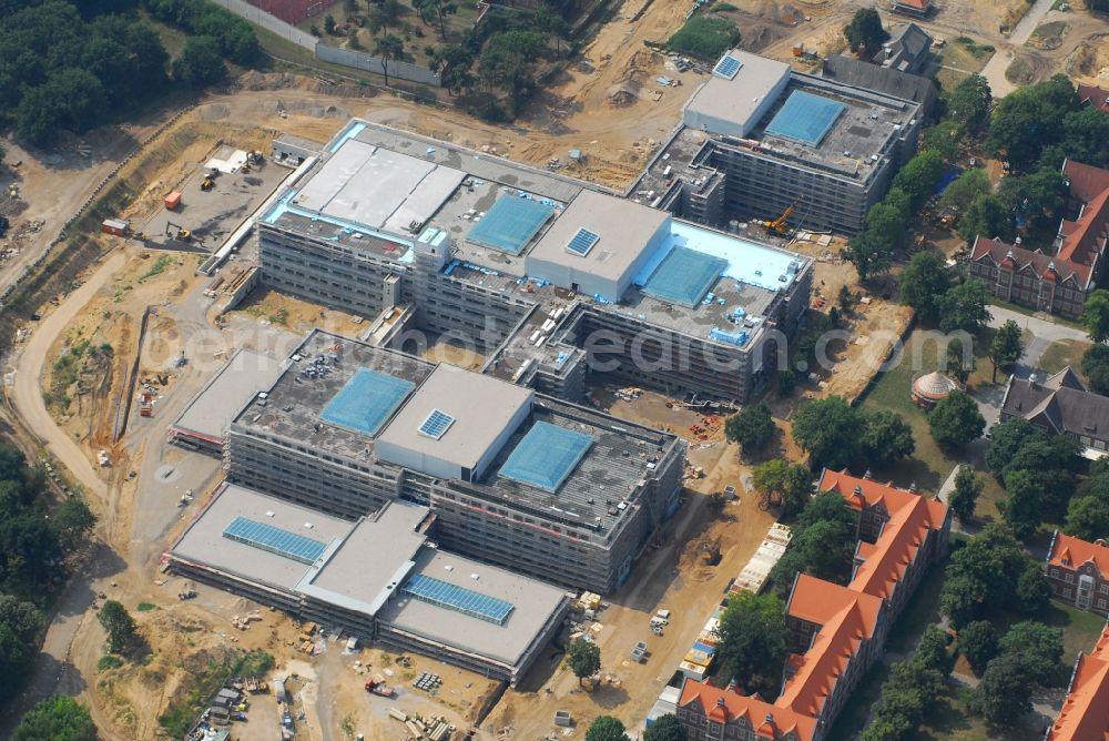 Aerial photograph Berlin - Construction site of Hospital grounds of the Clinic Helios Klinikum Berlin-Buch on Schwanebecker Chaussee in the district Buch in Berlin, Germany