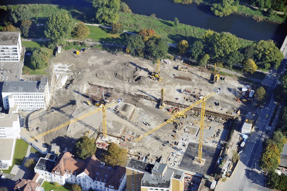 Hannover from the bird's eye view: Blick auf die Bausstelle des Klinikums Siloah/ Oststadt-Heidehaus auf dem Gelände der Klinik Siloah an der Ihme in Hannover. Hier soll das modernste Krankenhaus in Niedersachsen entstehen. Bauherr ist das Klinikum Region Hannover. Entworfen wurde das Projekt von dem Architektenbüro San der und Hofrichter aus Ludwigshafen. View to the building area of the Hospital Center Siloah/ Oststadt-Heidehaus on the area of the clinic Siloah near the Ihme in Hannover. Here is build the most modern clinic in Lower Saxony. building contractor is the Klinikum Region Hannover. The project was designed by the architects office San der and Hofrichter from Ludwigshafen.