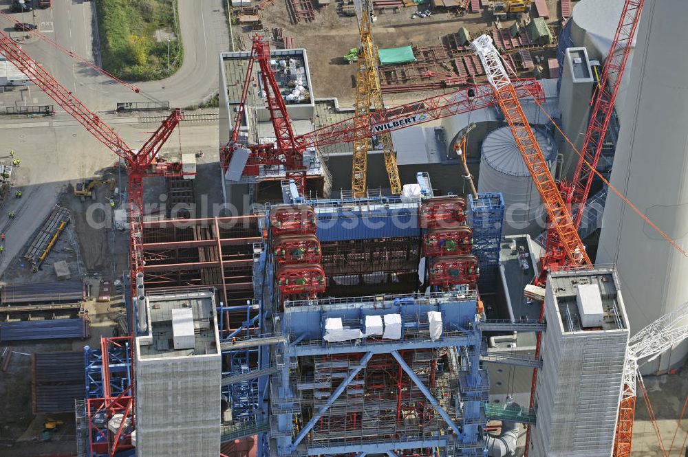 Aerial image Karlsruhe - Neubau des steinkohlebefeuerten Kraftwerksblock 8 (RDK-8) des Rheinhafen-Dampfkraftwerks bei Karlsruhe. Die Inbetriebnahme des Blocks ist für das Frühjahr 2012 vorgesehen. Betreiber des Kraftwerks ist die Energie Baden-Württemberg Kraftwerke AG (EnBW). Construction of the coal-fired power plant unit 8 (RDK-8) of the steam power plant at the Rhine port.