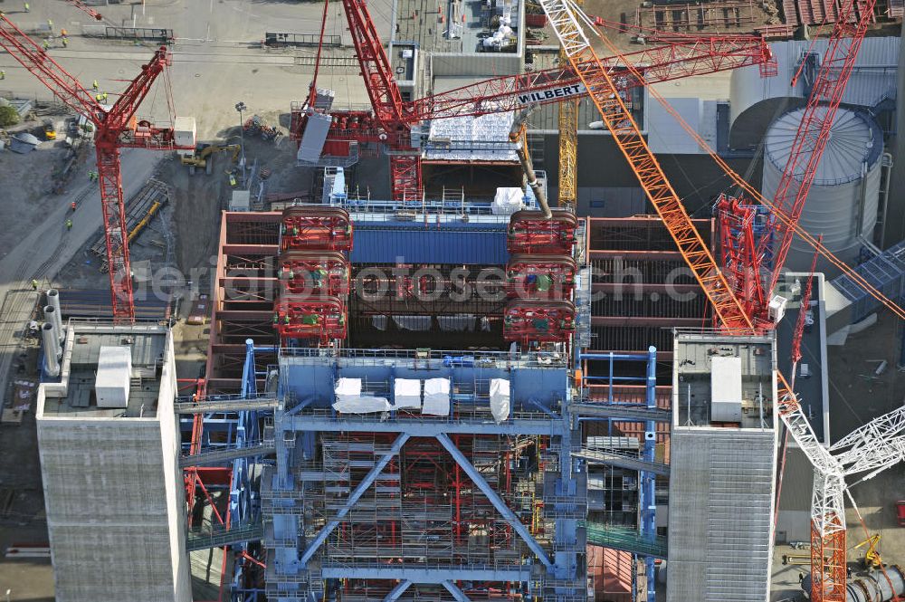 Karlsruhe from above - Neubau des steinkohlebefeuerten Kraftwerksblock 8 (RDK-8) des Rheinhafen-Dampfkraftwerks bei Karlsruhe. Die Inbetriebnahme des Blocks ist für das Frühjahr 2012 vorgesehen. Betreiber des Kraftwerks ist die Energie Baden-Württemberg Kraftwerke AG (EnBW). Construction of the coal-fired power plant unit 8 (RDK-8) of the steam power plant at the Rhine port.