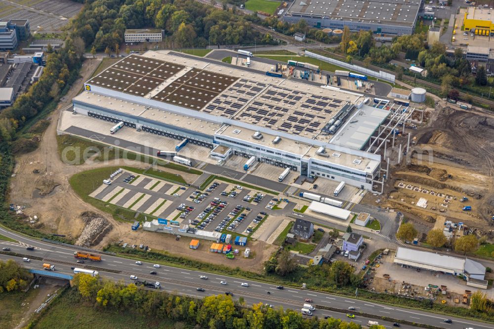 Herne from the bird's eye view: Construction site and assembly work for the construction of the Lidl high-bay warehouse building complex and logistics center on the premises HerBo43 on street Suedstrasse in the district Riemke in Herne at Ruhrgebiet in the state North Rhine-Westphalia, Germany