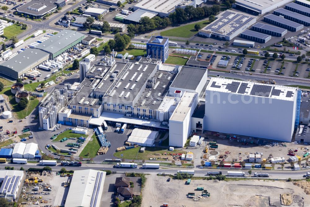 Moers from above - Construction site for the new building complex on the site of the logistics center Moers Frischeprodukte GmbH & Co.KG on Dr.-Berns-Strasse in Moers in the state of North Rhine Westphalia, Germany