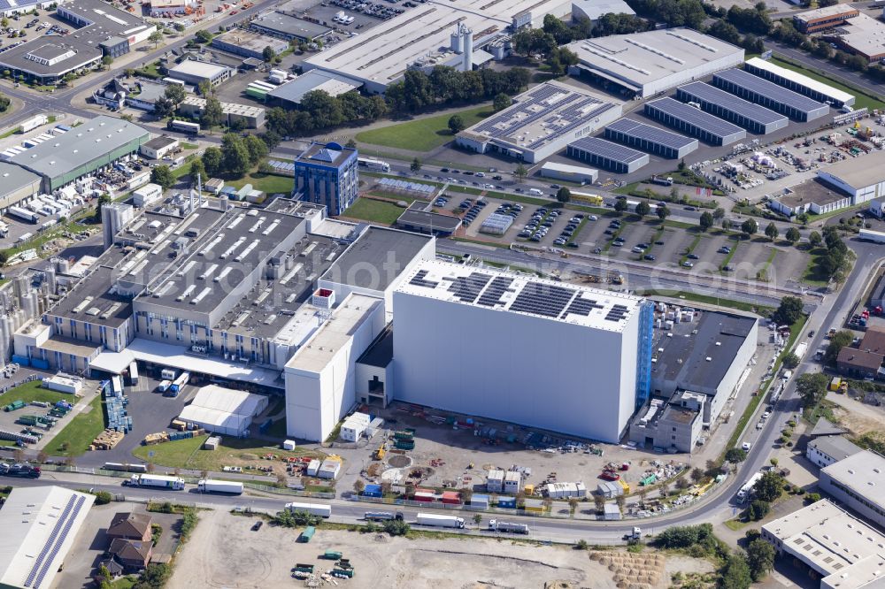 Aerial photograph Moers - Construction site for the new building complex on the site of the logistics center Moers Frischeprodukte GmbH & Co.KG on Dr.-Berns-Strasse in Moers in the state of North Rhine Westphalia, Germany