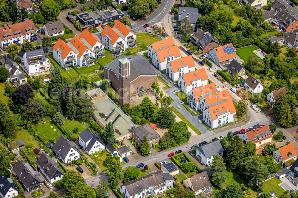 Aerial image Mülheim an der Ruhr - Construction site for the new construction of multi-family residential buildings on the street Lindenhof in the district Saarn in Muelheim an der Ruhr in the Ruhr area in the state North Rhine-Westphalia, Germany