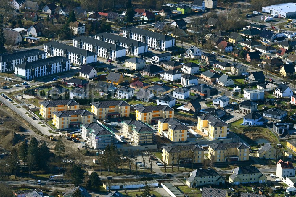 Bernau from above - Construction site to build a new multi-family residential complex on street Kaethe-Paulus-Strasse in Bernau in the state Brandenburg, Germany