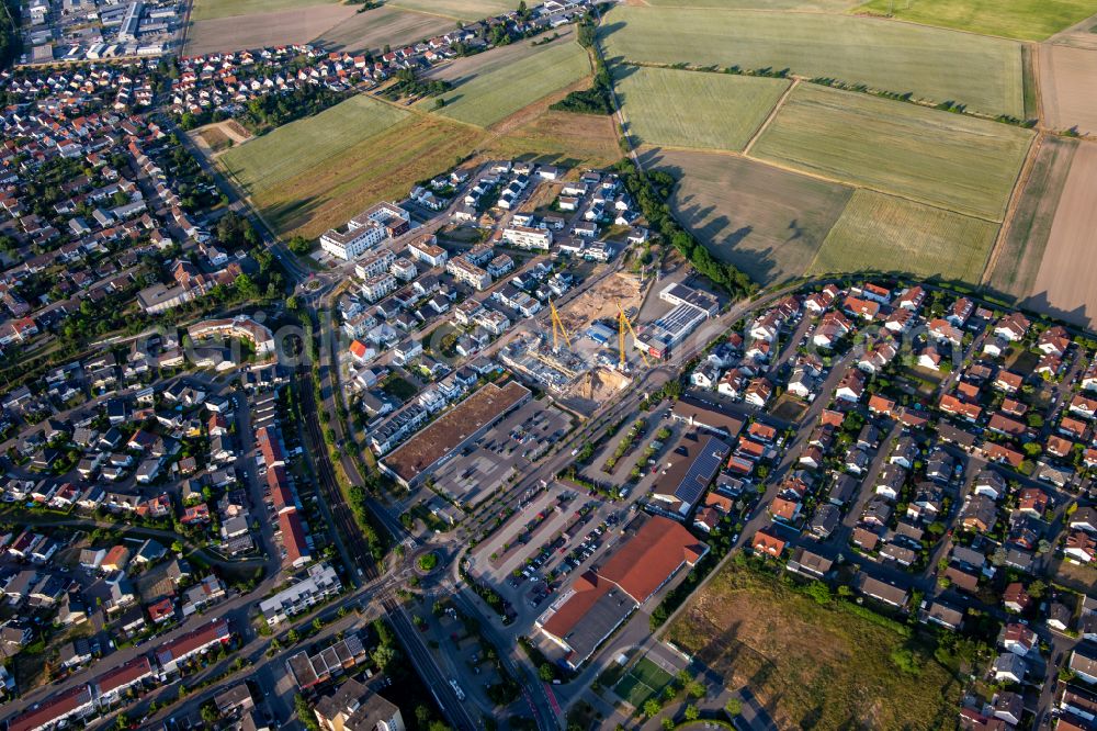 Aerial photograph Linkenheim-Hochstetten - Construction site to build a new multi-family residential complex Am Biegen on street Am Wall in the district Leopoldshafen in Linkenheim-Hochstetten in the state Baden-Wuerttemberg, Germany