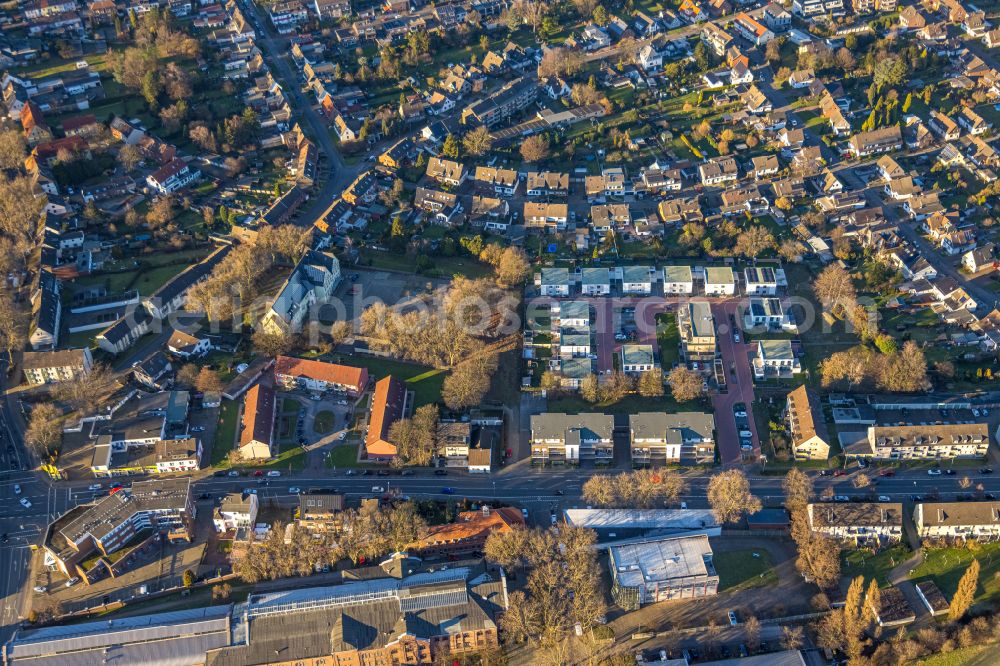 Bottrop from the bird's eye view: Construction site to build a new multi-family residential complex on street Reckmannallee in Bottrop at Ruhrgebiet in the state North Rhine-Westphalia, Germany