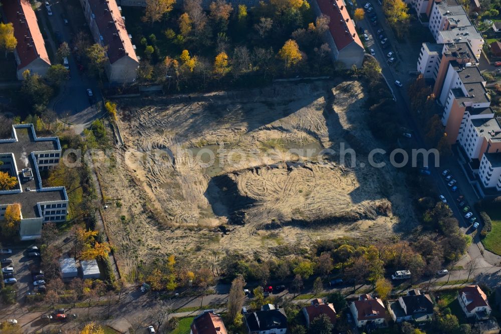 Berlin from the bird's eye view: Construction site to build a new multi-family residential complex Dessauerstrasse - Retzowstrasse in the district Lankwitz in Berlin, Germany