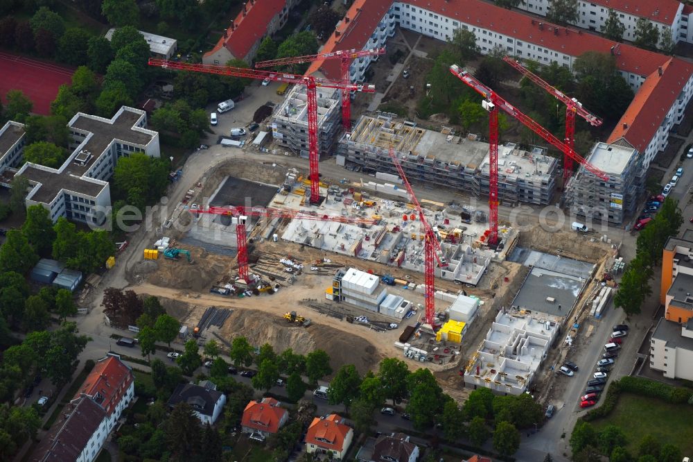 Berlin from the bird's eye view: Construction site to build a new multi-family residential complex Dessauerstrasse - Retzowstrasse in the district Lankwitz in Berlin, Germany