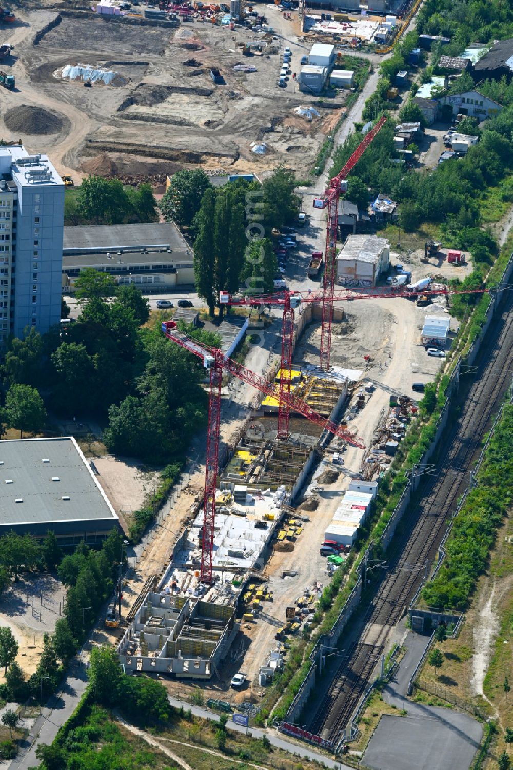 Leipzig from the bird's eye view: Construction site to build a new multi-family residential complex Doesner Weg in Leipzig in the state Saxony, Germany