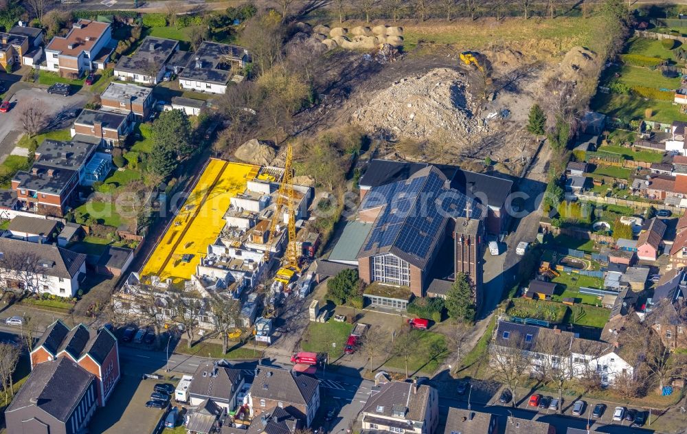 Bottrop from the bird's eye view: Construction site to build a new multi-family residential complex on Eichenstrasse in Bottrop at Ruhrgebiet in the state North Rhine-Westphalia, Germany