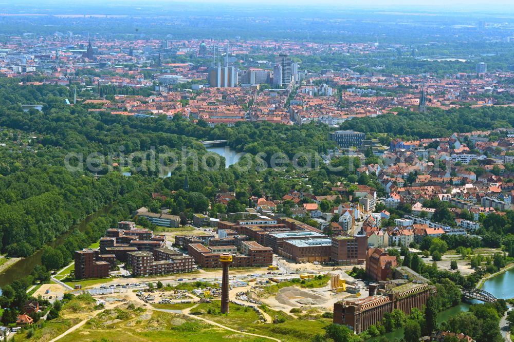 Hannover from the bird's eye view: Construction site to build a new multi-family residential complex on street Zur Wasserstadt - Stephanie-Kuder-Strasse in the district Limmer in Hannover in the state Lower Saxony, Germany