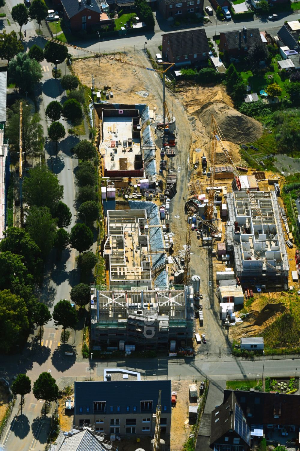 Borken from above - Construction site to build a new multi-family residential complex Hawerkaempen Quartier on street Auf der Fluet - Hawerkaempe in Borken in the state North Rhine-Westphalia, Germany