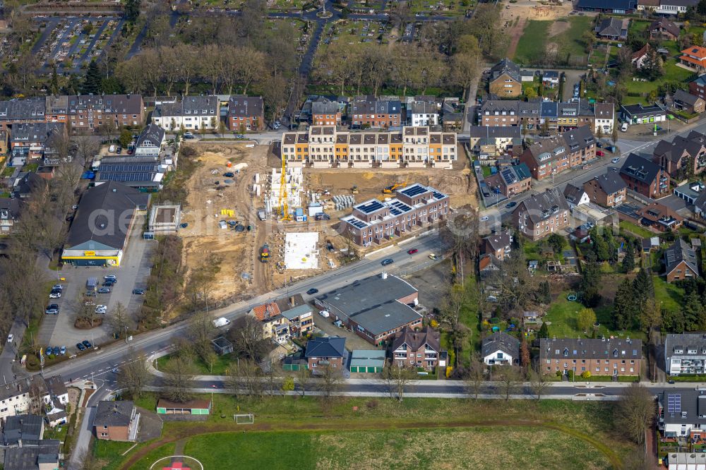 Aerial image Emmerich am Rhein - Construction site to build a new multi-family residential complex on Wassenbergstrasse - Muehlenweg on street Zur Alten Taufabrik in Emmerich am Rhein in the state North Rhine-Westphalia, Germany