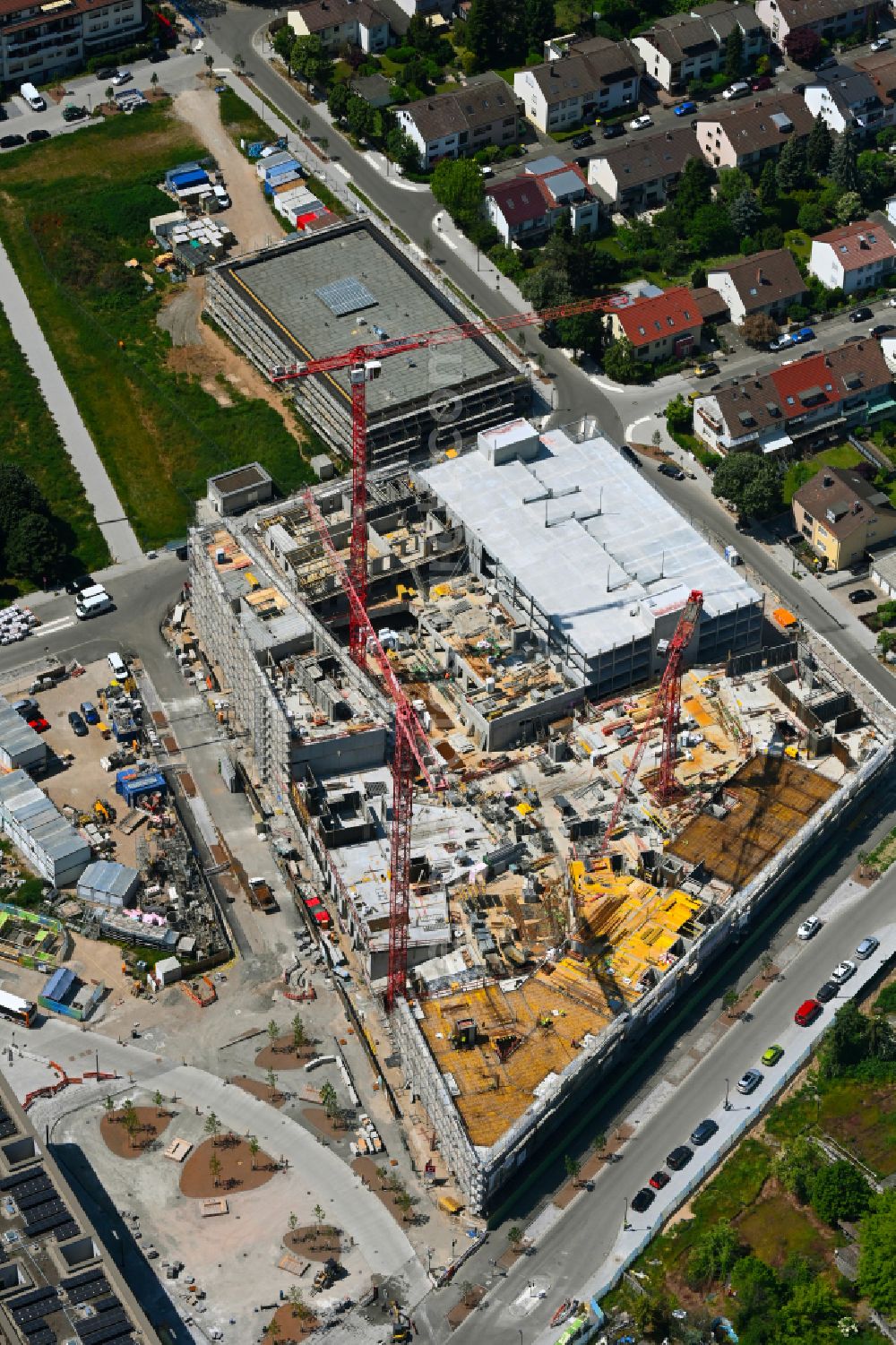 Mannheim from the bird's eye view: Construction site to build a new multi-family residential complex KOeNIGSKINDER on street Duerkheimer Strasse - Voelklinger Strasse in the district Kaefertal in Mannheim in the state Baden-Wuerttemberg, Germany