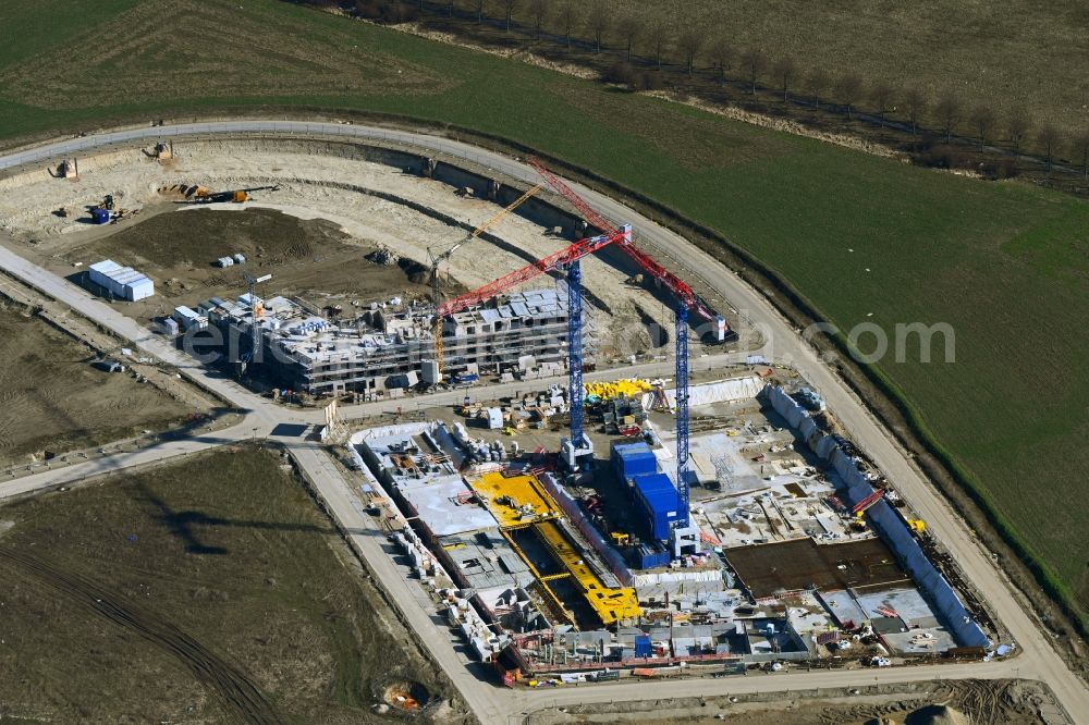 Hannover from the bird's eye view: Construction site to build a new multi-family residential complex Kronsberg-Sued in the district Wuelferode in Hannover in the state Lower Saxony, Germany