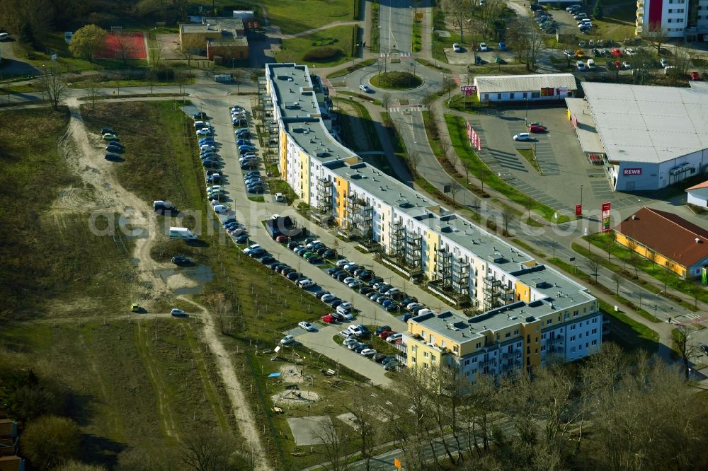 Aerial photograph Teltow - New construction of a multi-family residential complex by Bonava Deutschland GmbH on Lichterfelder Allee and Schoenower Strasse in Teltow in the state of Brandenburg, Germany