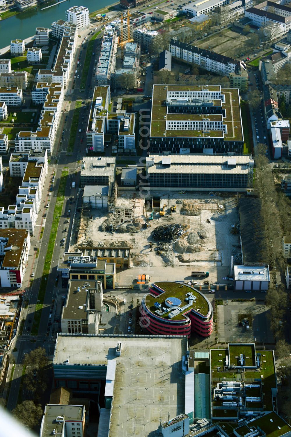 Aerial image Ludwigshafen am Rhein - Construction site to build a new multi-family residential complex Ludwigs-Quartier on street Yorckstrasse - Halbergstrasse - Rheinallee in Ludwigshafen am Rhein in the state Rhineland-Palatinate, Germany