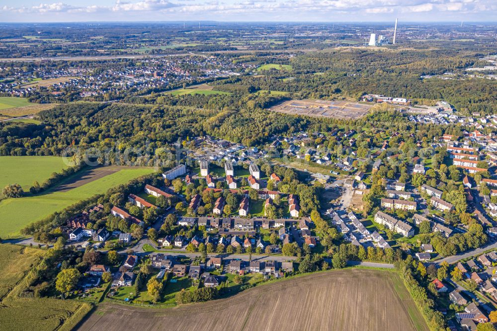 Bergkamen from above - Construction site to build a new multi-family residential complex Neubausiedlung Heidegaerten in the district Weddinghofen in Bergkamen in the state North Rhine-Westphalia, Germany