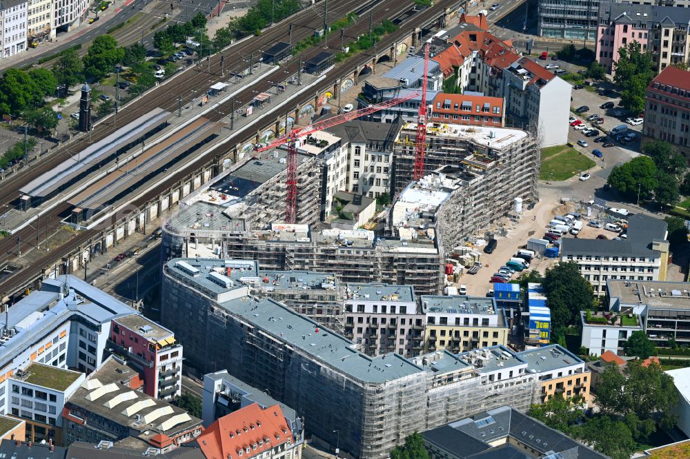 Aerial image Dresden - Construction site to build a new multi-family residential complex Quartier Am Schuetzengarten on street Amely-Boelte-Strasse, Koenneritzstrasse, Jahnstrasse, Schuetzengasse und Laurinstrasse in the district Wilsdruffer Vorstadt in Dresden in the state Saxony, Germany