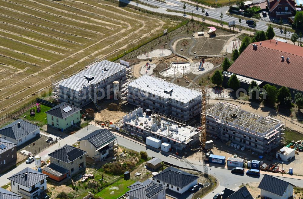 Aerial photograph Bernau - Construction site to build a new multi-family residential complex Refugium Heideglueck in the district Schoenow in Bernau in the state Brandenburg, Germany