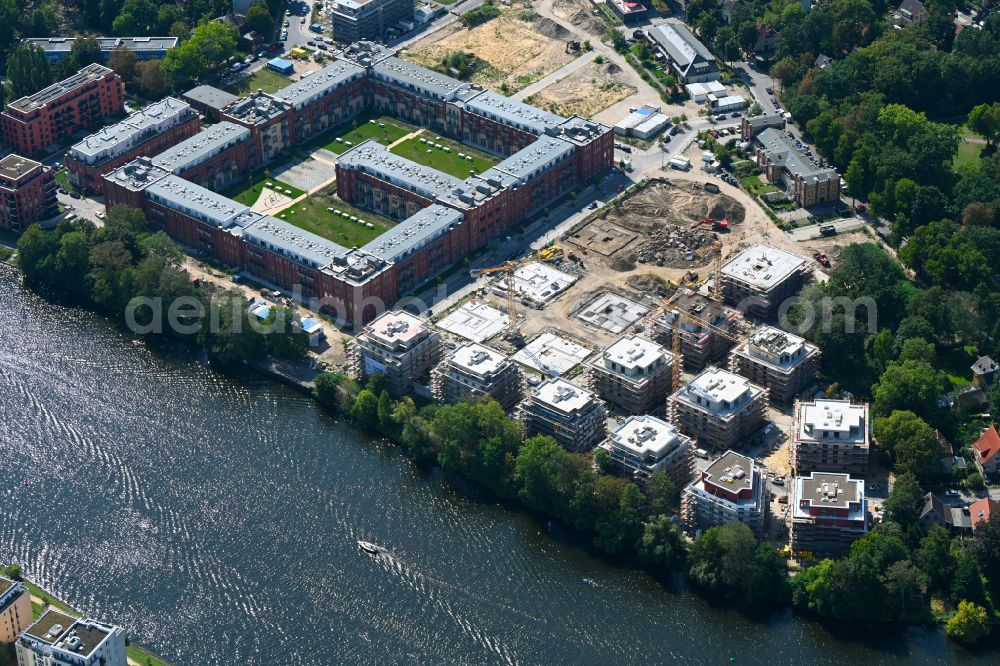 Berlin from the bird's eye view: Construction site to build a new multi-family residential complex SPREEQUARTIER SPINDLERSFELD on street Carl-Spindler-Strasse in the district Koepenick in Berlin, Germany